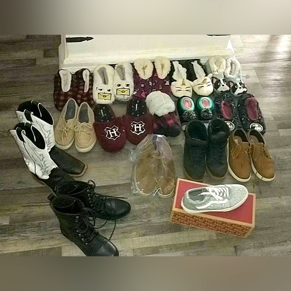 Shoe bundle Vans Levi’s Harry Potter and more